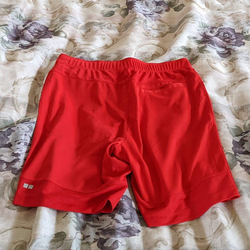UNIQLO Red Athletic Pocket Shorts - Picture 2 of 3